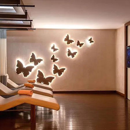 3917 Hotel 4*
